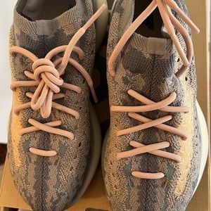 Yeezy 380 Mist Size 7.5